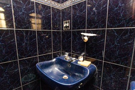 Banheiro da Suíte de casa para alugar com 2 quartos, 210m² em Furnas, São Paulo