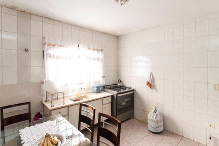 Cozinha e Área de Serviço de casa para alugar com 2 quartos, 180m² em Furnas, São Paulo