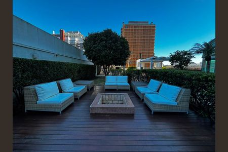 Apartamento para alugar com 74m², 2 quartos e sem vaga