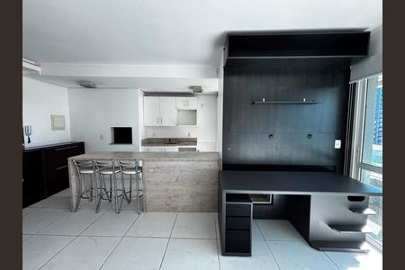 Apartamento para alugar com 74m², 2 quartos e sem vaga