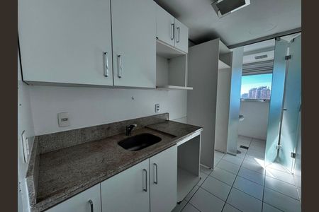 Apartamento para alugar com 74m², 2 quartos e sem vaga