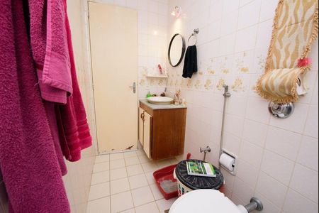 Banheiro de apartamento à venda com 3 quartos, 65m² em Camargos, Belo Horizonte