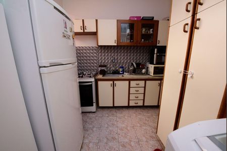 Cozinha de apartamento à venda com 3 quartos, 65m² em Camargos, Belo Horizonte