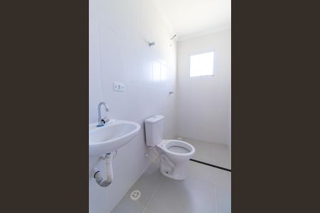 Casa de condomínio para alugar com 48m², 2 quartos e 1 vaga Casa de condomínio para alugar com 48m², 2 quartos e 1 vagaBanheiro Social