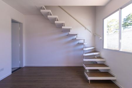 Sala de casa de condomínio para alugar com 2 quartos, 48m² em Chácara Ondas Verdes, Cotia