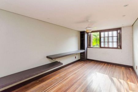 Casa à venda com 4 quartos, 329m² em Petrópolis, Porto Alegre