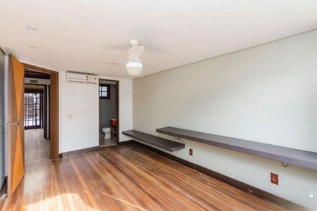 Casa à venda com 4 quartos, 329m² em Petrópolis, Porto Alegre