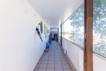 Corredor Externo de casa à venda com 4 quartos, 270m² em Jardim Almanara, São Paulo