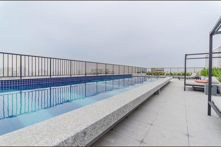 Studio para alugar com 32m², 1 quarto e 1 vaga Studio para alugar com 32m², 1 quarto e 1 vagaÁrea comum - Piscina
