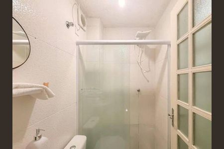 Banheiro de apartamento para alugar com 1 quarto, 27m² em Mont’Serrat, Porto Alegre