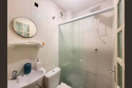 Banheiro de apartamento para alugar com 1 quarto, 27m² em Mont’Serrat, Porto Alegre