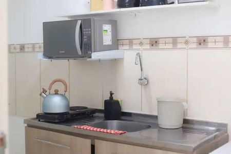 Cozinha de apartamento para alugar com 1 quarto, 27m² em Mont’Serrat, Porto Alegre