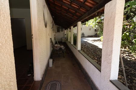 Varanda lateral de casa à venda com 3 quartos, 400m² em Campo Grande, Rio de Janeiro