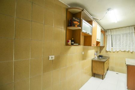 Cozinha de casa para alugar com 2 quartos, 65m² em Jardim Bandeirantes, São Paulo