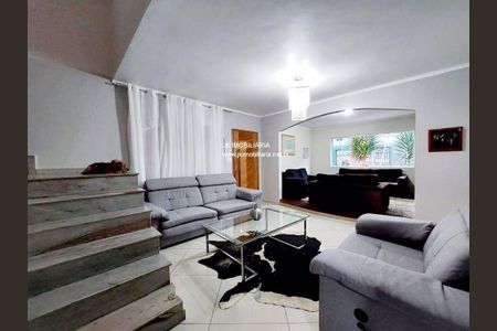 Casa à venda com 4 quartos, 314m² em Jardim Guapira, São Paulo