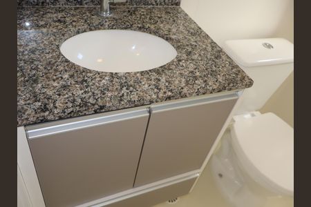 Banheiro de apartamento para alugar com 1 quarto, 40m² em Jardim Avelino, São Paulo
