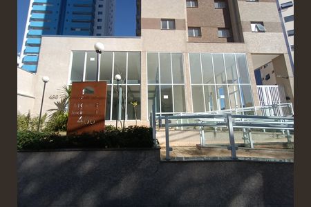 Fachada e portaria de apartamento para alugar com 1 quarto, 40m² em Jardim Avelino, São Paulo