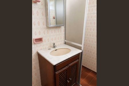 Banheiro de apartamento à venda com 2 quartos, 58m² em Olaria, Rio de Janeiro