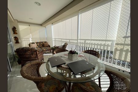 Apartamento para alugar com 134m², 3 quartos e 2 vagasVaranda