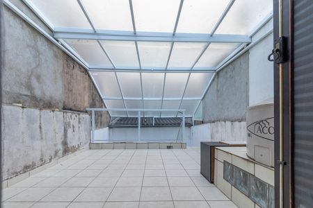 Quintal de casa à venda com 2 quartos, 82m² em Jardim Humaita, São Paulo