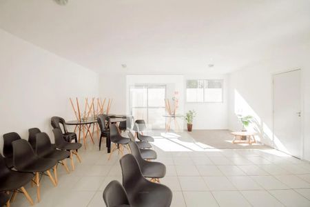 Apartamento para alugar com 33m², 2 quartos e sem vaga Apartamento para alugar com 33m², 2 quartos e sem vagaÁrea comum - Salão de festas