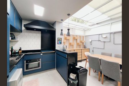 Casa de condomínio para alugar com 147m², 4 quartos e 2 vagas