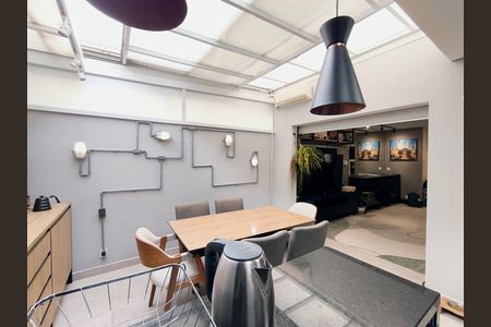 Casa de condomínio para alugar com 147m², 4 quartos e 2 vagas