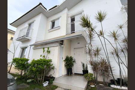 Casa de condomínio para alugar com 147m², 4 quartos e 2 vagas