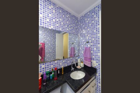 Banheiro de apartamento à venda com 2 quartos, 54m² em Jardim Redil, São Paulo