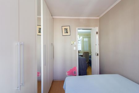 Quarto 1 de apartamento à venda com 2 quartos, 54m² em Jardim Redil, São Paulo