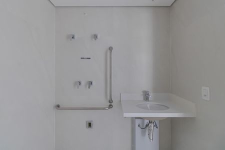 Banheiro de kitnet/studio à venda com 1 quarto, 31m² em Indianópolis, São Paulo