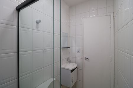 Banheiro de apartamento para alugar com 1 quarto, 38m² em Vila Prudente, São Paulo