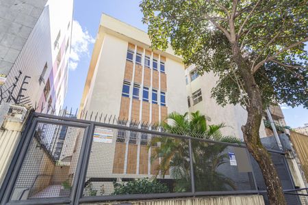 Apartamento à venda com 70m², 3 quartos e 1 vaga Apartamento à venda com 70m², 3 quartos e 1 vagaFachada