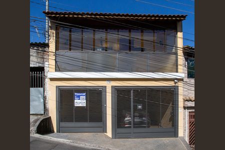 Fachada de casa para alugar com 3 quartos, 150m² em Taboão, Diadema