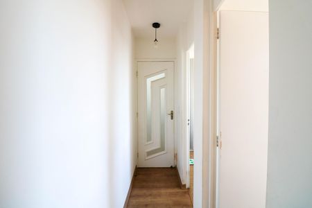 Corredor de apartamento para alugar com 2 quartos, 60m² em Jardim Santa Josefina, São Paulo