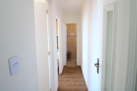 Corredor de apartamento para alugar com 2 quartos, 60m² em Jardim Santa Josefina, São Paulo