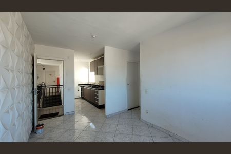 Sala de apartamento para alugar com 2 quartos, 46m² em Jardim das Oliveiras, Itaquaquecetuba