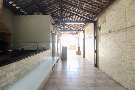 Casa de condomínio à venda com 100m², 2 quartos e 1 vaga Casa de condomínio à venda com 100m², 2 quartos e 1 vagaCondomínio - Salão e Churrasqueira