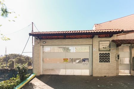 Casa de condomínio à venda com 100m², 2 quartos e 1 vaga Casa de condomínio à venda com 100m², 2 quartos e 1 vagaFachada