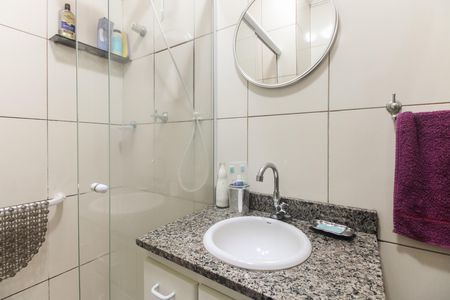 Casa de condomínio à venda com 100m², 2 quartos e 1 vaga Casa de condomínio à venda com 100m², 2 quartos e 1 vagaBanheiro Social