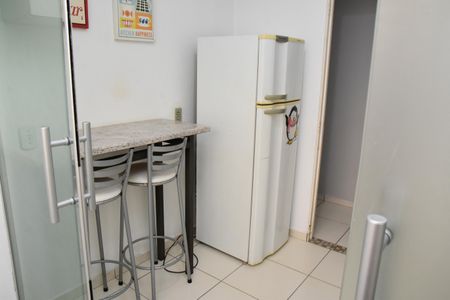 Cozinha - geladeira de apartamento para alugar com 2 quartos, 52m² em Vila Santana I, Jundiaí