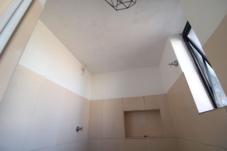 Banheiro de casa para alugar com 1 quarto, 30m² em Praça Joaniza, São Paulo