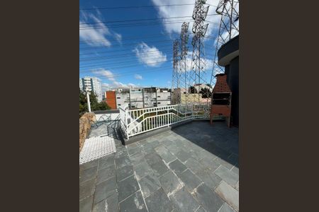 Área externa de casa à venda com 4 quartos, 187m² em Pinheirinho, Santo André