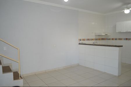 Casa para alugar com 240m², 4 quartos e 2 vagasSala