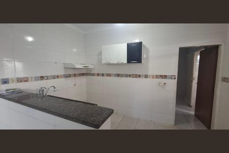 Casa para alugar com 240m², 4 quartos e 2 vagas Casa para alugar com 240m², 4 quartos e 2 vagasCozinha