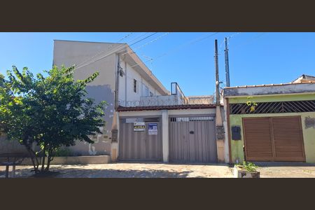 Casa para alugar com 240m², 4 quartos e 2 vagas Casa para alugar com 240m², 4 quartos e 2 vagasFachada