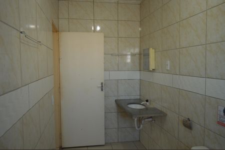 Casa para alugar com 240m², 4 quartos e 2 vagasBanheiro 1