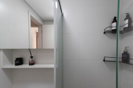 Banheiro de apartamento para alugar com 1 quarto, 27m² em Tucuruvi, São Paulo