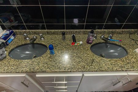 Apartamento para alugar com 122m², 3 quartos e 2 vagas Apartamento para alugar com 122m², 3 quartos e 2 vagasBanheiro da Suíte 2