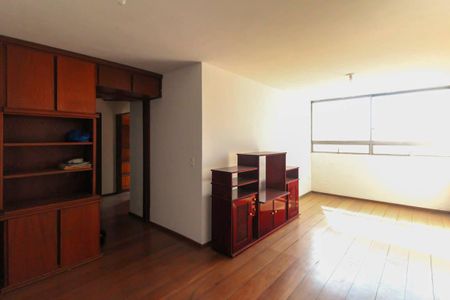 Apartamento à venda com 128m², 3 quartos e 1 vaga Apartamento à venda com 128m², 3 quartos e 1 vagaSala